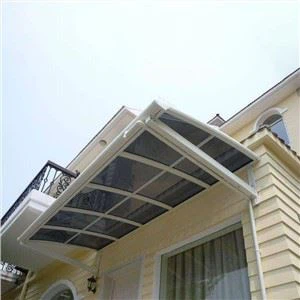 Luifel type L van polycarbonaat met venster